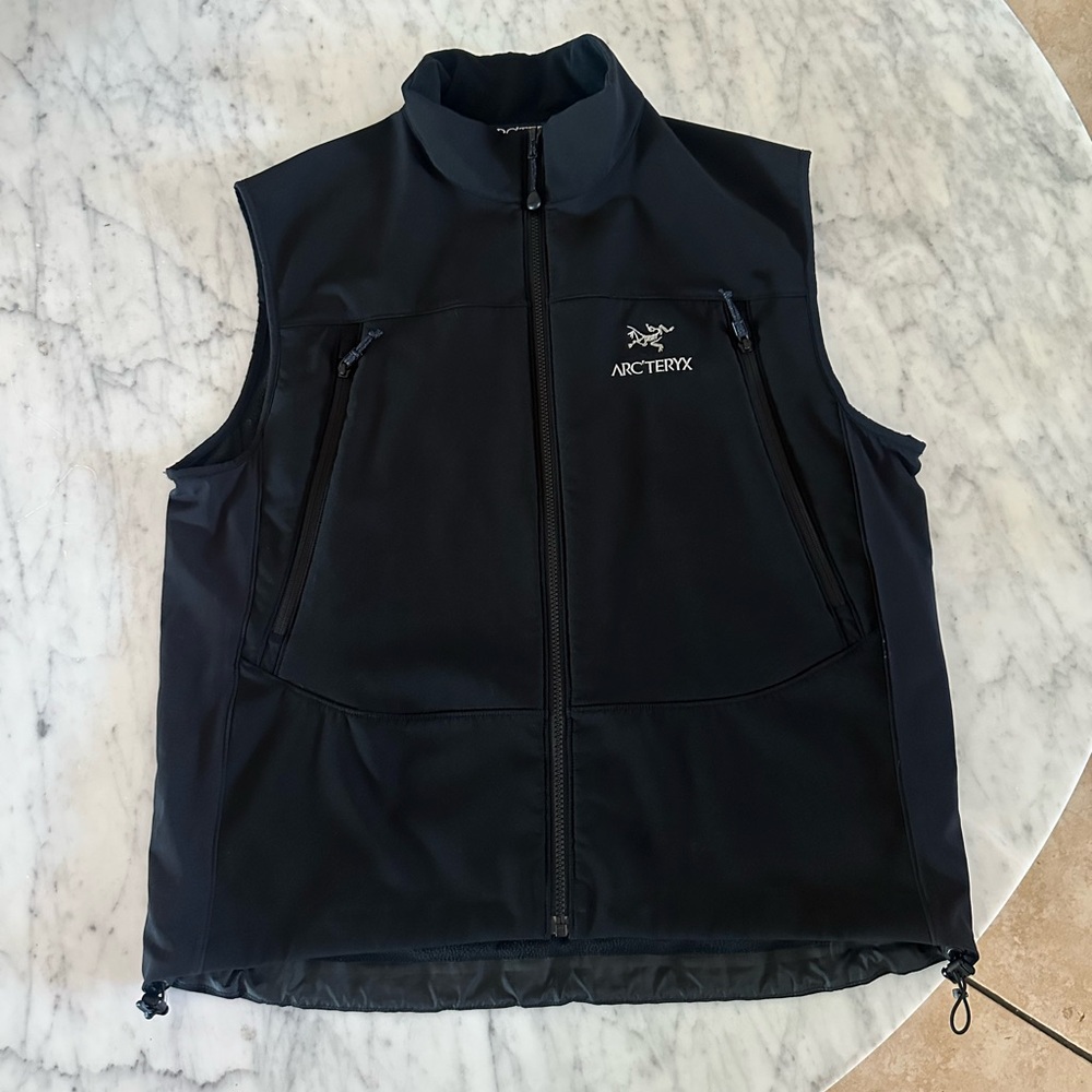 Vintage Arc'teryx Men's Softshell Vest Black Full Zip Size XL Outdoor Hiking